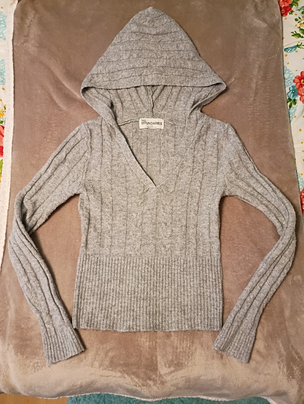 No Boundaries Grey Hooded Knit Sweater - Size Small